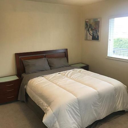 Spacious And Bright Large Suite With Separate Bathroom Richmond Bagian luar foto
