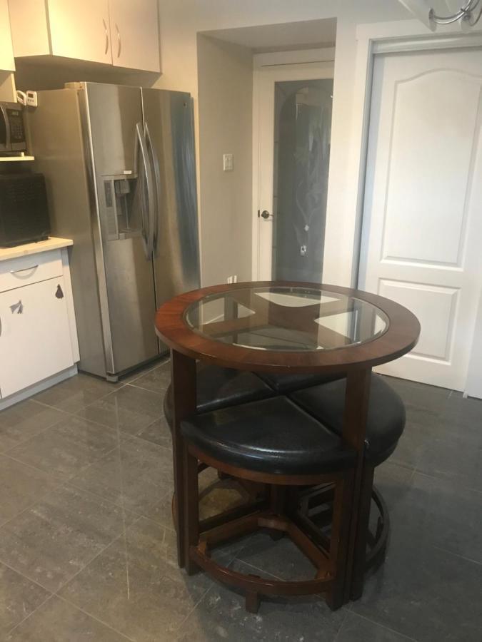 Spacious And Bright Large Suite With Separate Bathroom Richmond Bagian luar foto